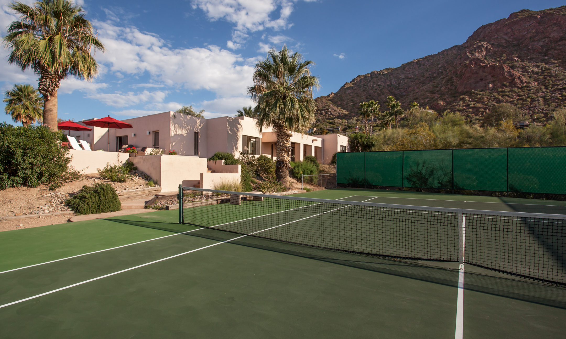 Villa Norte private tennis court.