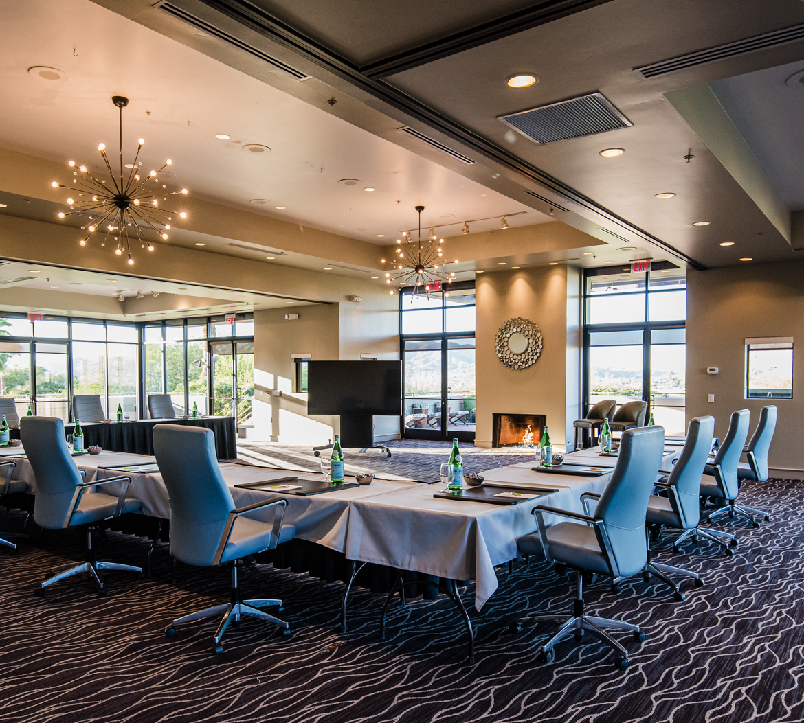 Views Ballroom with U-shape meeting setup.