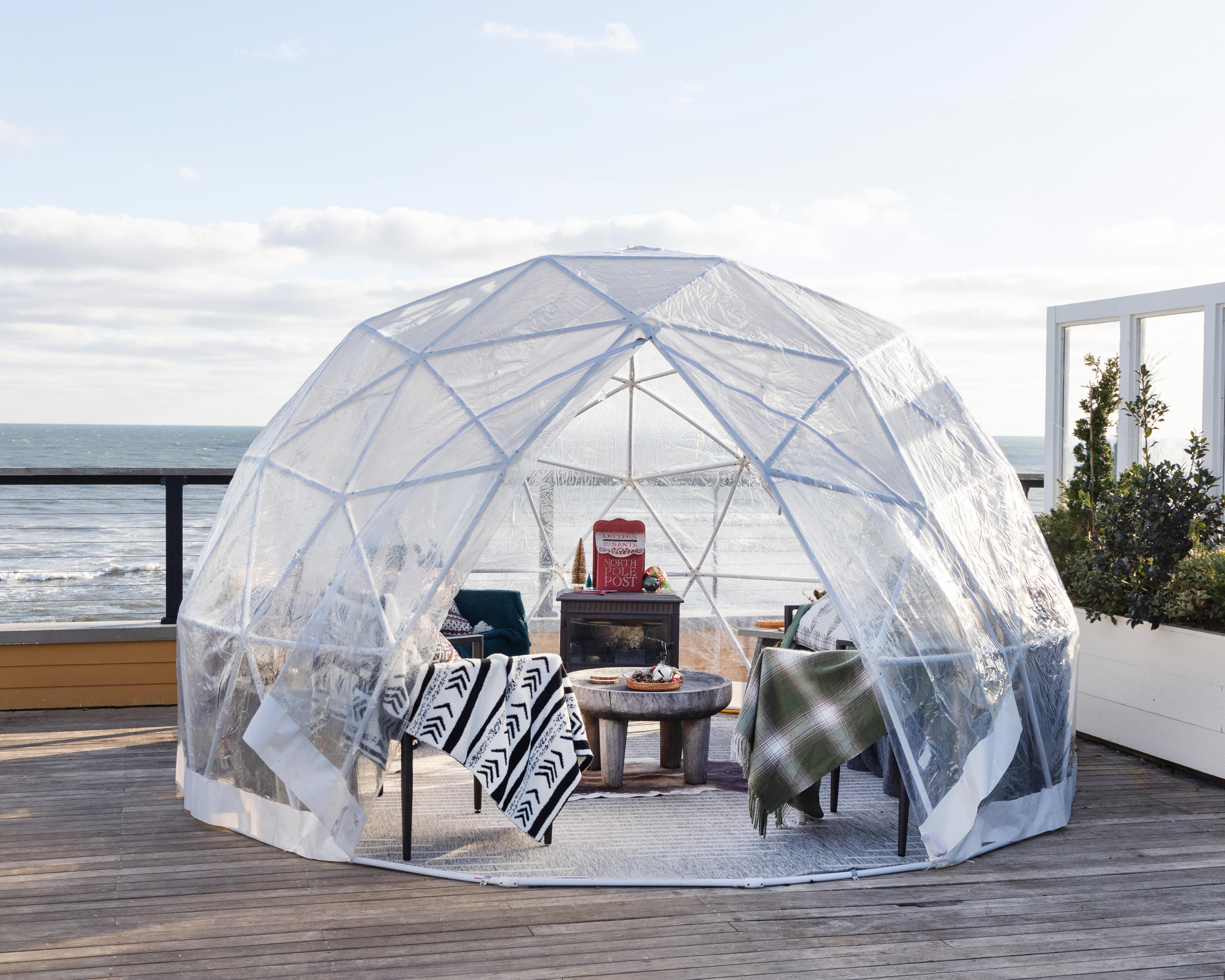 Igloo at Gurney's Montauk with comfortable chairs and Barefoot Dreams blankets.